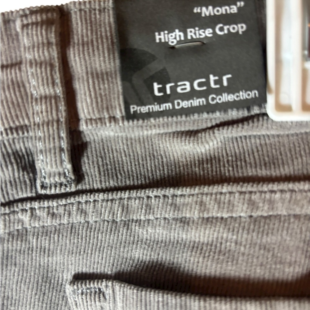 Tractr “Mona” High Rise Crop Corduroy Pants Womens 10/30 NWT - Picture 3 of 7